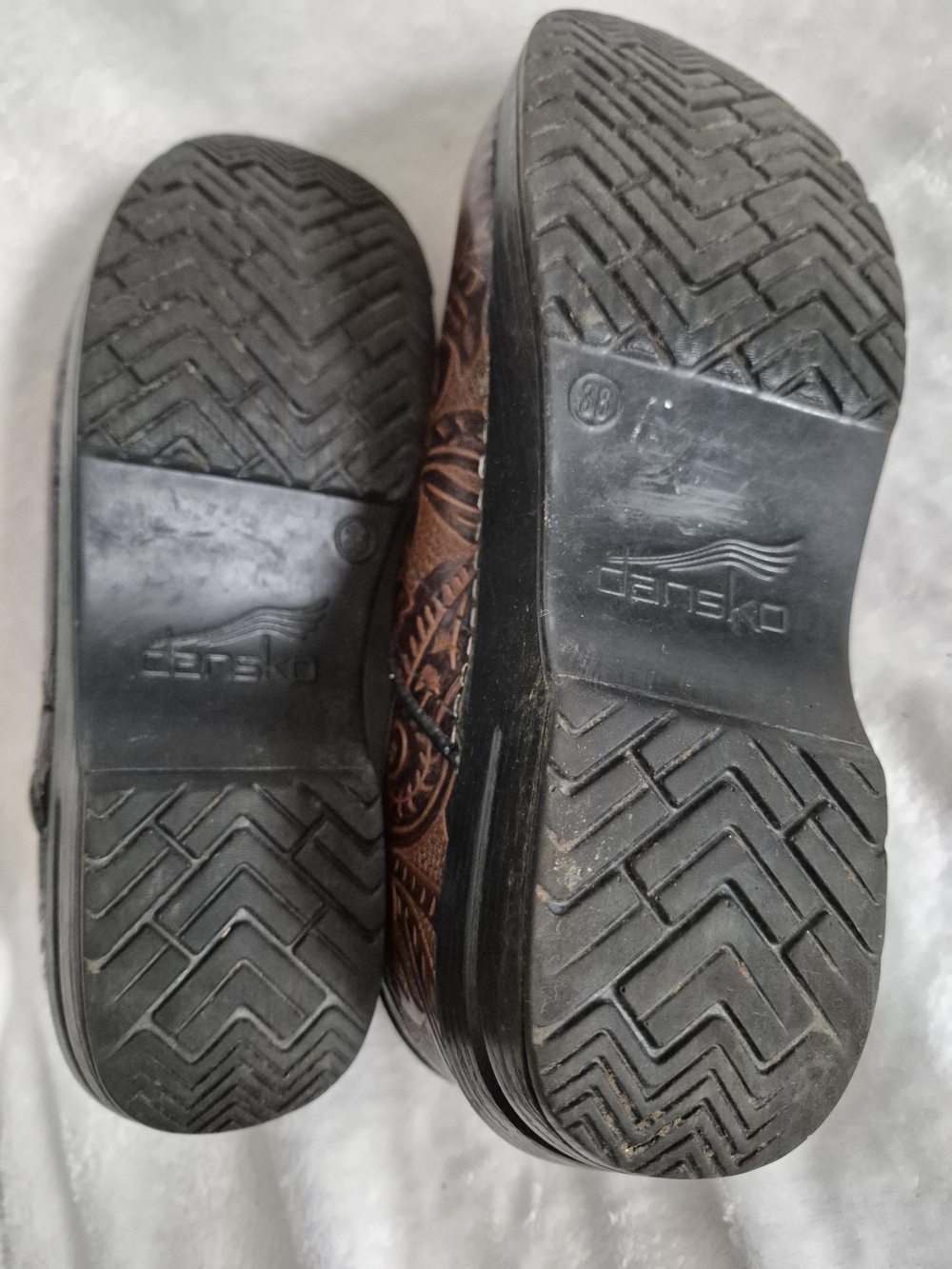 Dansko Tooled Leather Clogs 38 size 7.5 8 Mules Womens Professional Shoes Brown - Picture 4 of 4